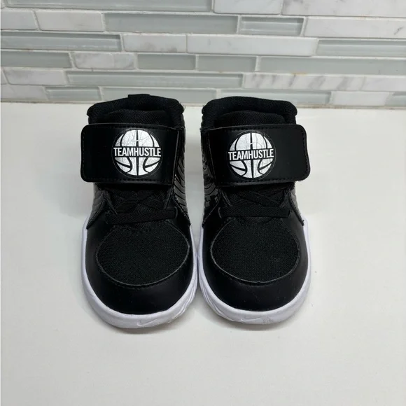 Nike Kids Black and Silver Sneakers size 6 - Picture 3 of 6